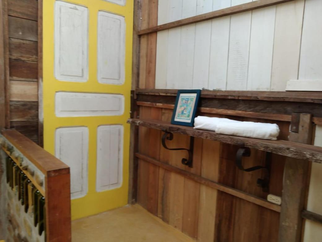Tarragona Hostal سانتا روزا دي كابال المظهر الخارجي الصورة