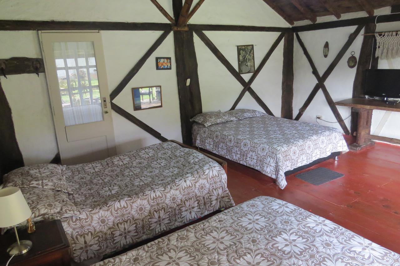 Tarragona Hostal سانتا روزا دي كابال المظهر الخارجي الصورة
